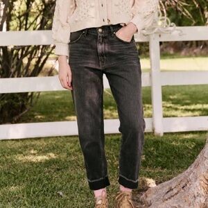 THE GREAT. Slouch Taper Jean in Onyx Black Size 25